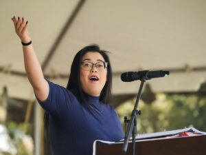With her angelic voice, Cantor Caitlin Green leads the faithful in singing with Vicky Haggerdorn providing instrumental accompaniment.